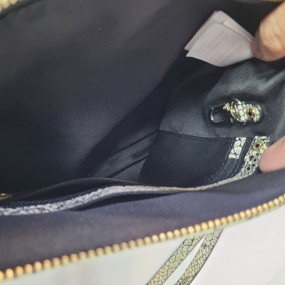 Danier Leather snake print multi compartment shoulder bag - Picture 7 of 10